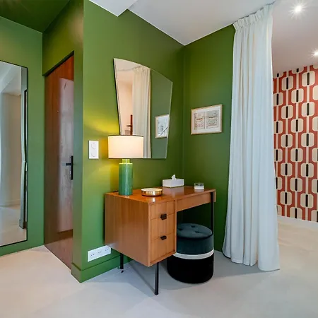 Le Duplex Apartment *