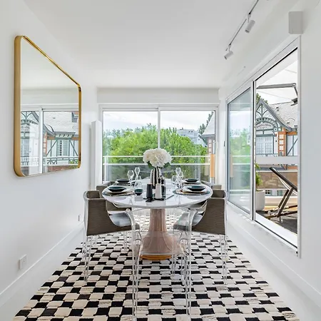 Le Duplex Apartment *